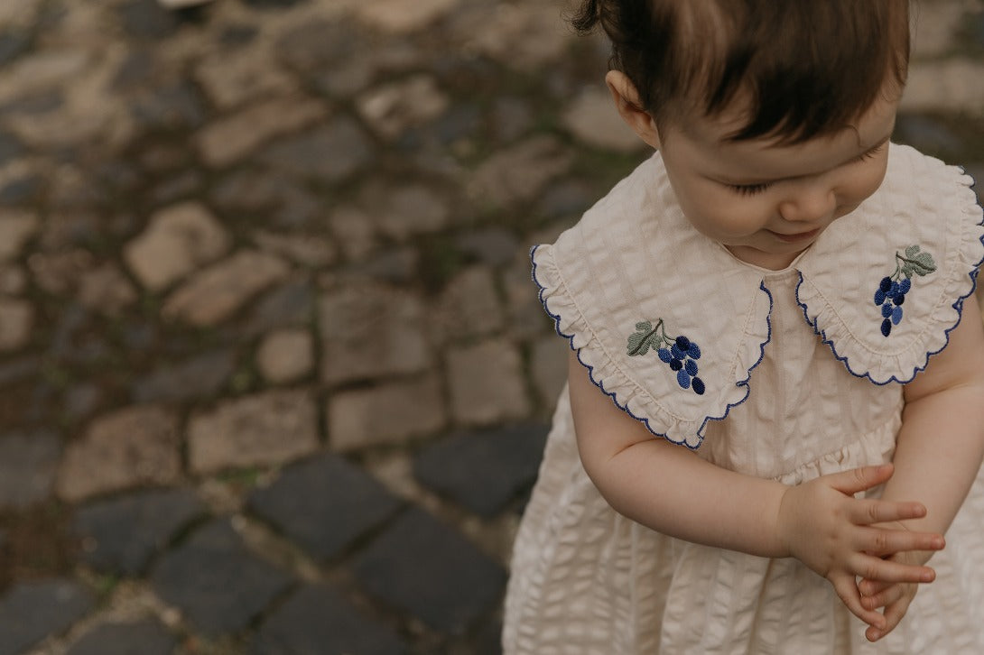 【garbo&friends】Ecru Seersucker Collar Romper Dress ロンパース 2-6m,6-12m  | Coucoubebe/ククベベ