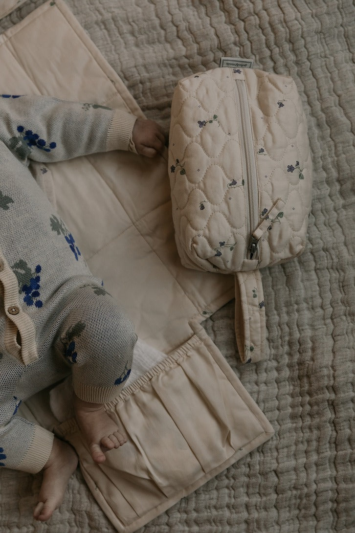 【garbo&friends】Viola Satin Quilted Toiletry Bag Small キルティングトイレタリーバッグ  | Coucoubebe/ククベベ