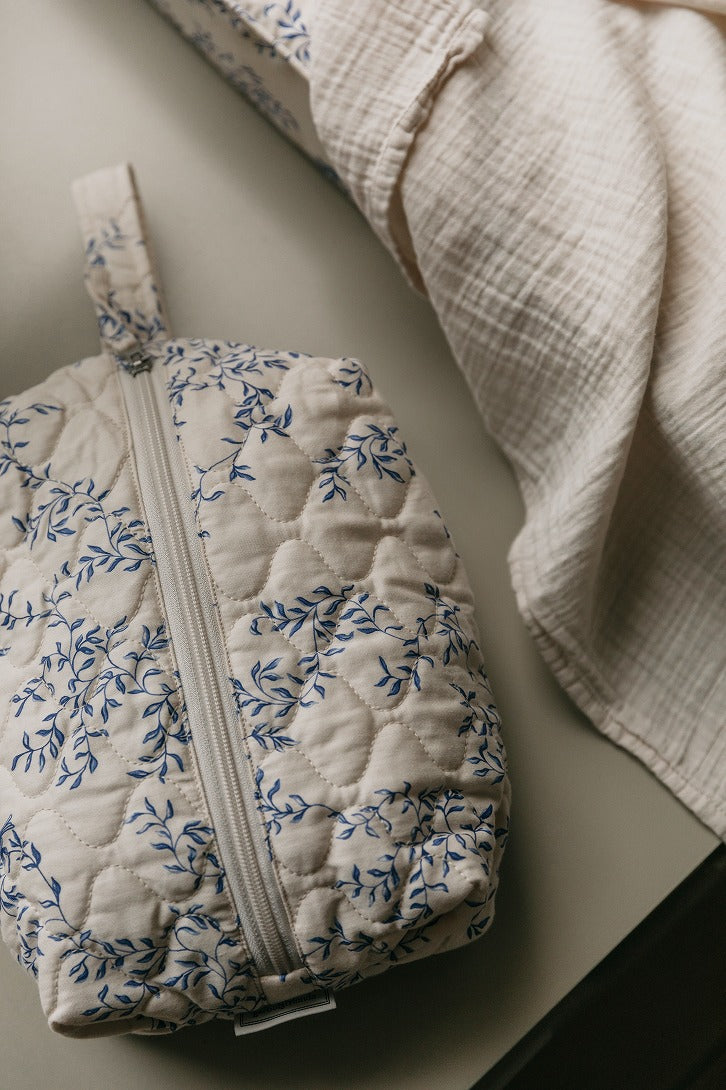 【garbo&friends】Jardim Satin Quilted Toiletry Bag Small キルティングトイレタリーバッグ  | Coucoubebe/ククベベ