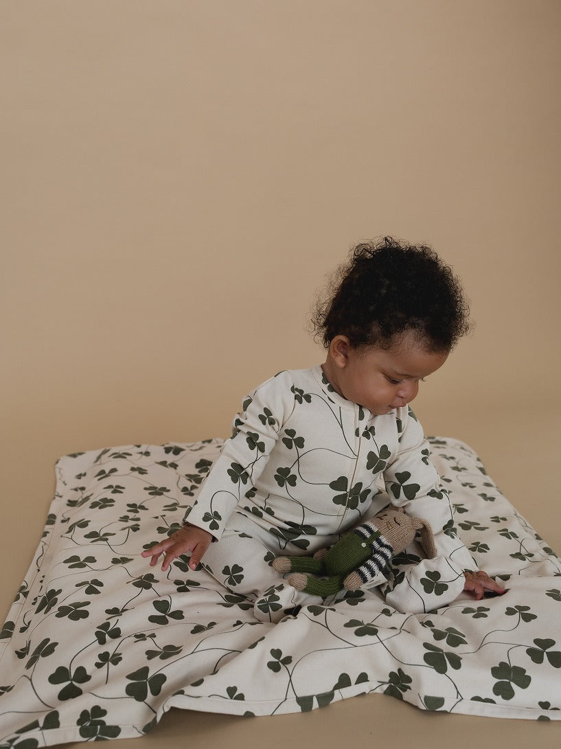 【organic zoo】Clover Zip Sleepsuit  Undyed ロンパース 0-3M,3-6M,6-12M  | Coucoubebe/ククベベ