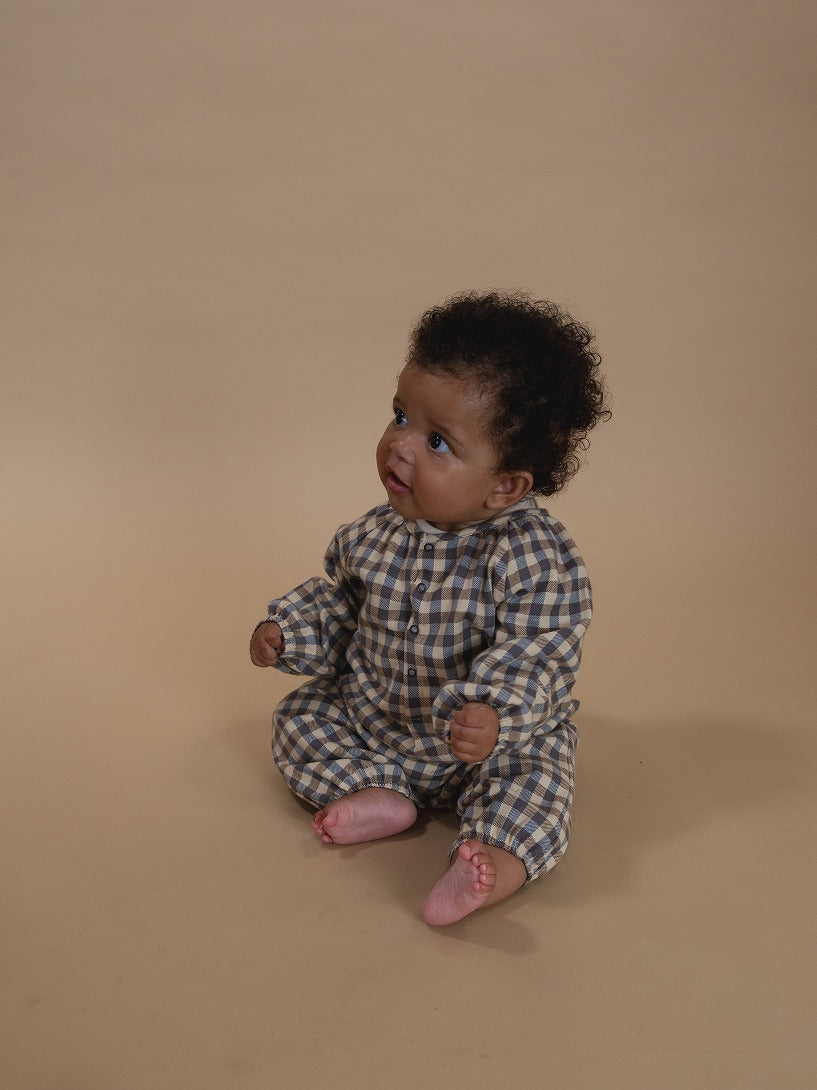 organic zoo ブルーギンガム　ロンパース　6-12m organic zoo】【30%OFF】Shoreline Gingham Onesie ロンパース 0-3M,3