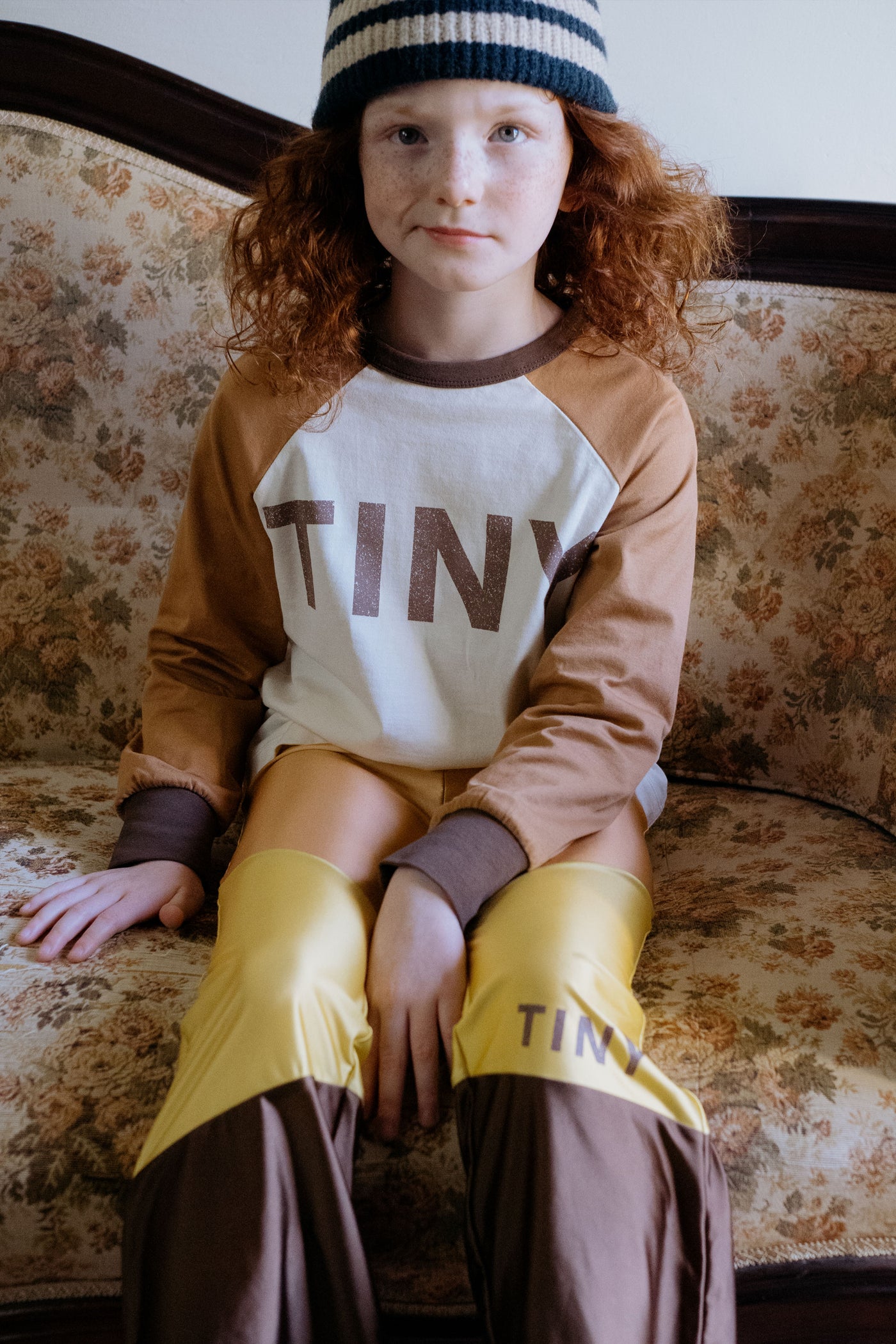 【tinycottons】TINY COLOR BLOCK RAGLAN SLEEVE TEE light cream Tシャツ 2y,3y,4y  | Coucoubebe/ククベベ