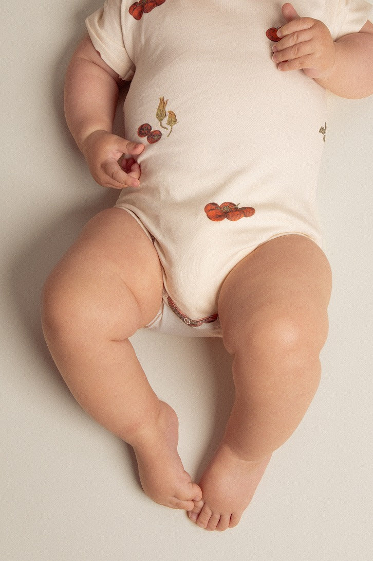 【STUDIO BOHEME】BODYSUIT BAMA ECRU TOMATO ロンパース 6m,12m,18m  | Coucoubebe/ククベベ