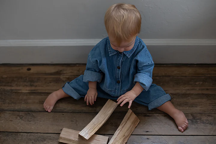 【THE SIMPLE FOLK】The Denim Boiler Suit light denim ボイラースーツ 18-24m,2-3y,3-4y,4-5y  | Coucoubebe/ククベベ