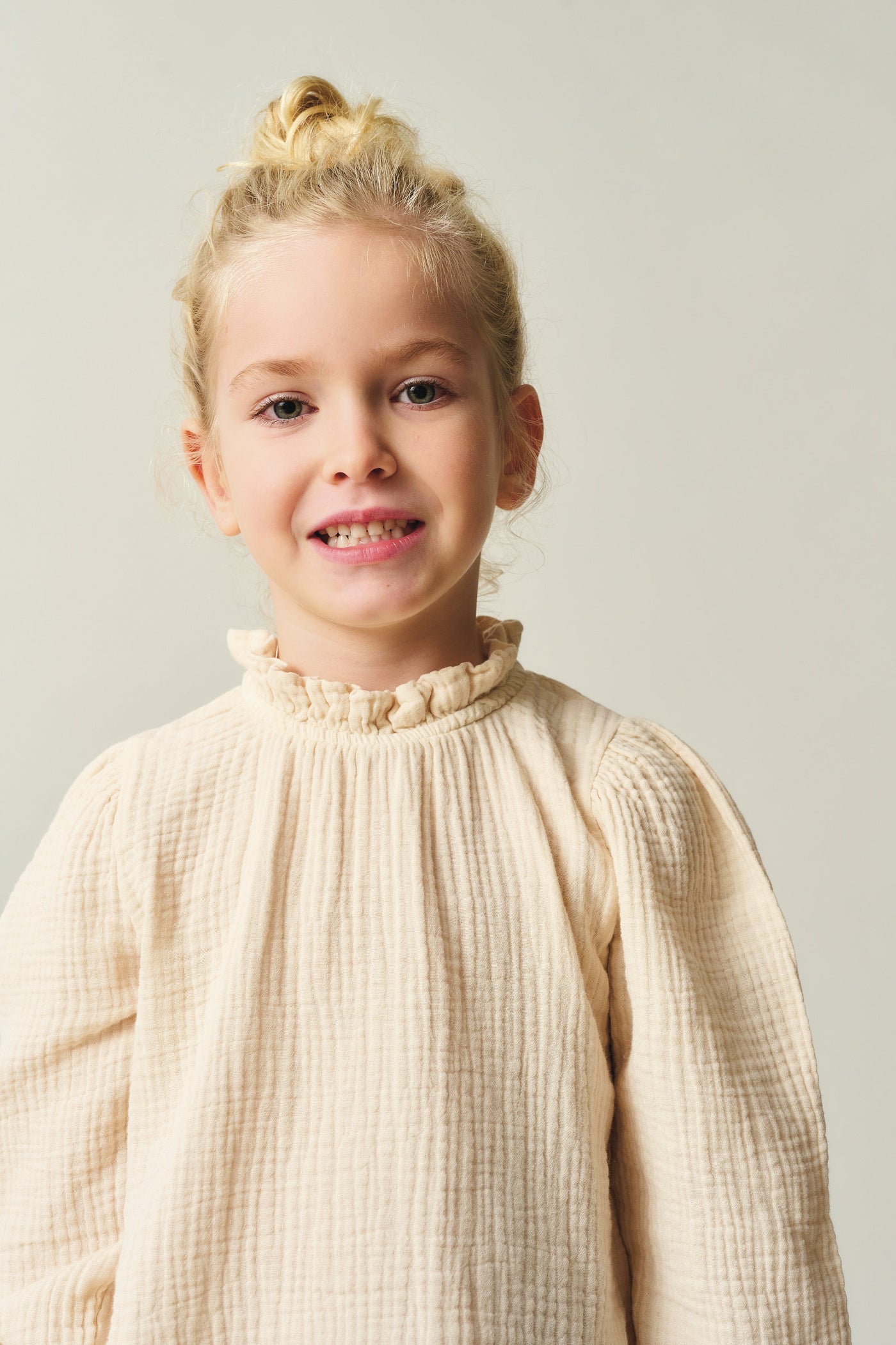 【my little cozmo】【40%OFF】Soft gauze blouse Stone 長袖ブラウス 2Y,4Y,6Y  | Coucoubebe/ククベベ