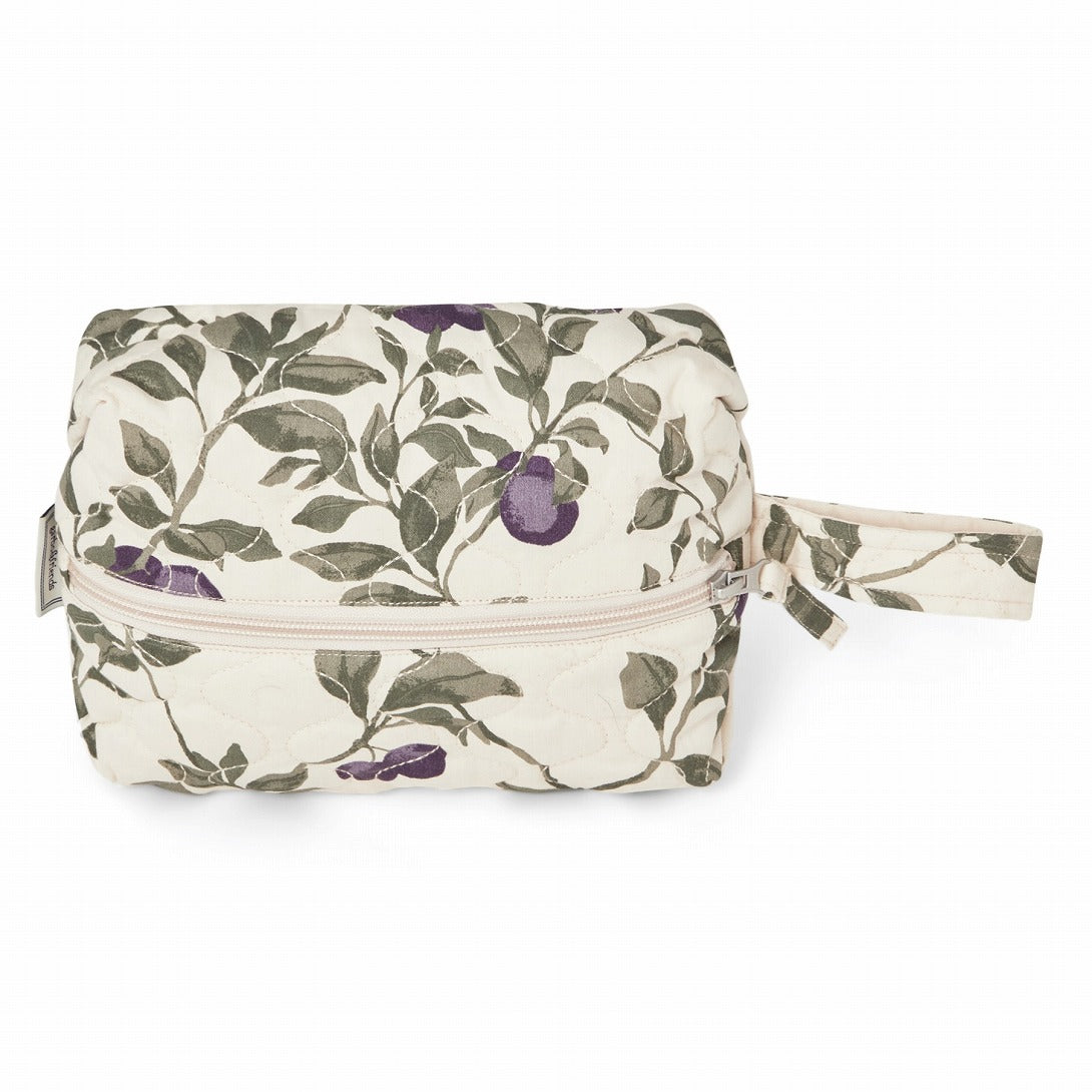 【garbo&friends】Plum Satin Quilted Toiltery Bag Small キルティングトイレタリーバッグ  | Coucoubebe/ククベベ