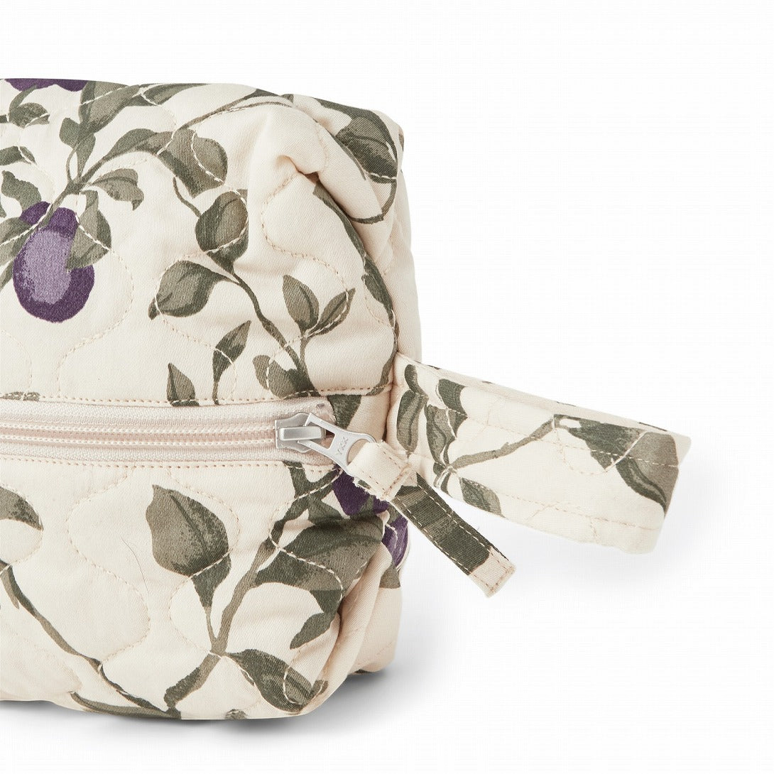 【garbo&friends】Plum Satin Quilted Toiltery Bag Small キルティングトイレタリーバッグ  | Coucoubebe/ククベベ