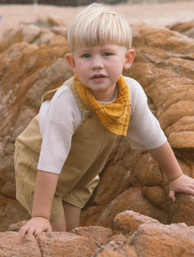 【GROWN】Organic Everyday Twill Short Overalls Mustard オーバーオール 6-12m,12-18m,18-24m,2-3y,3-4y（Sub Image-6） | Coucoubebe/ククベベ