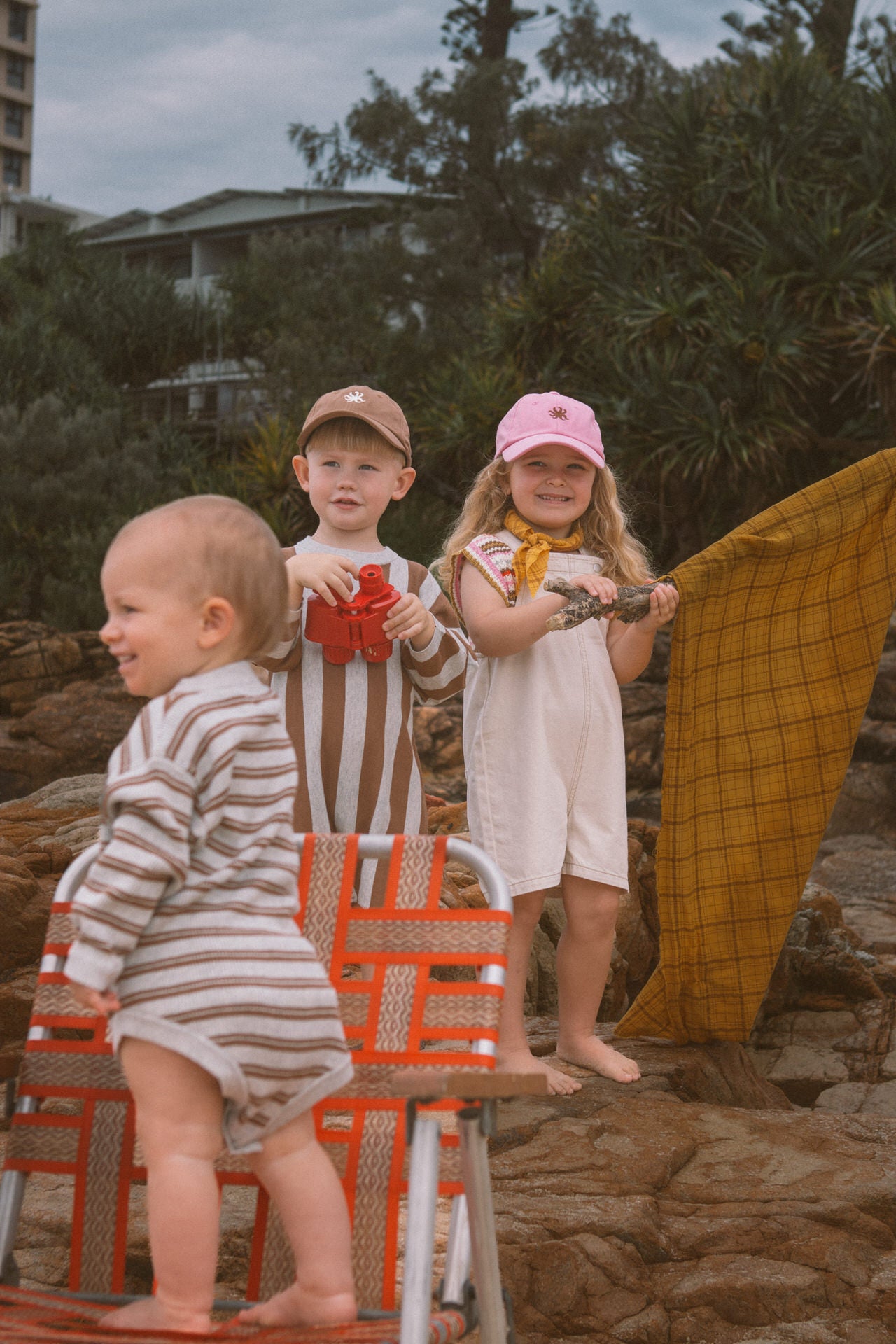 【GROWN】Organic Vertical Stripe Knit Romper Grey Marle & Brownie ロンパース 3-6m,6-12m,12-18m,18-24m  | Coucoubebe/ククベベ