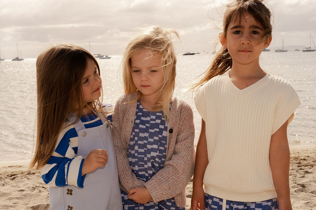 【GROWN】Organic Embroidery Posy Overalls Ice Blue オーバーオール 6-12m,12-18m,18-24m,2-3y  | Coucoubebe/ククベベ