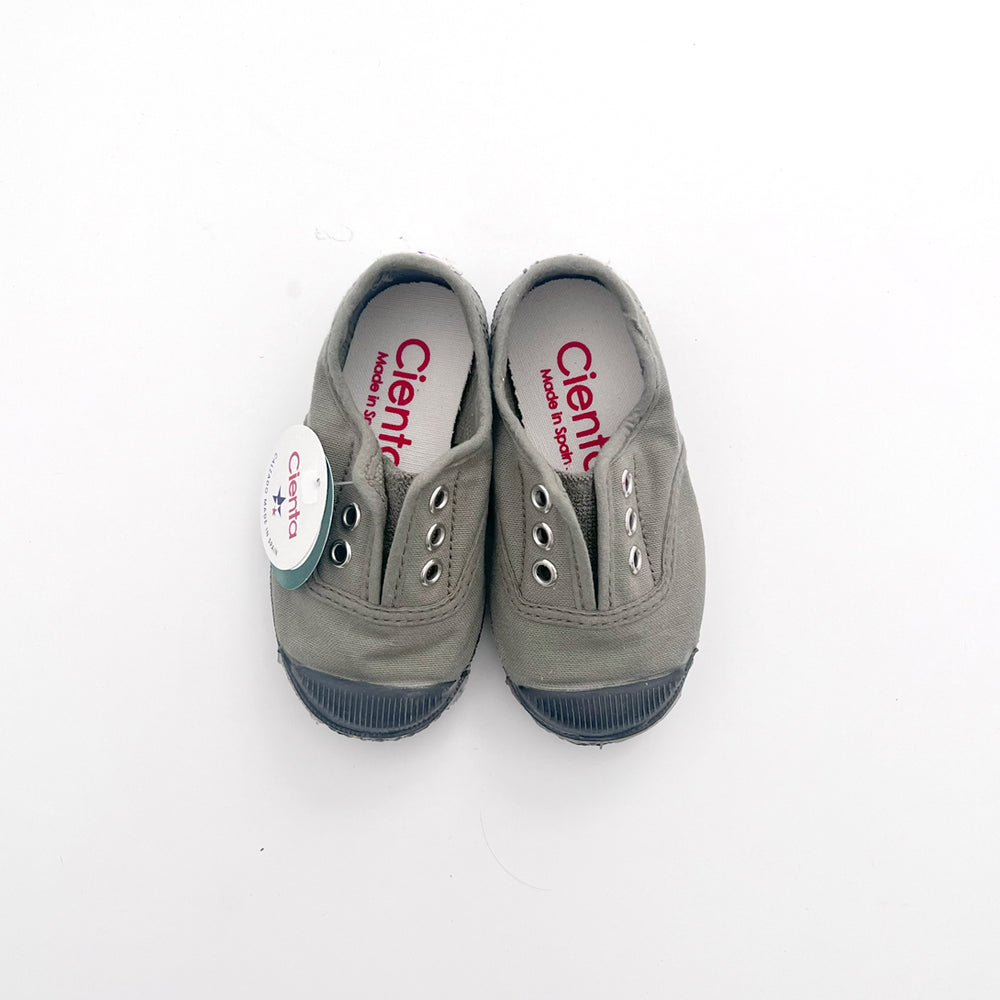 【新品】cienta ワンストップシューズ　28(17cm)gray Cienta | Coucoubebe/ククベベ