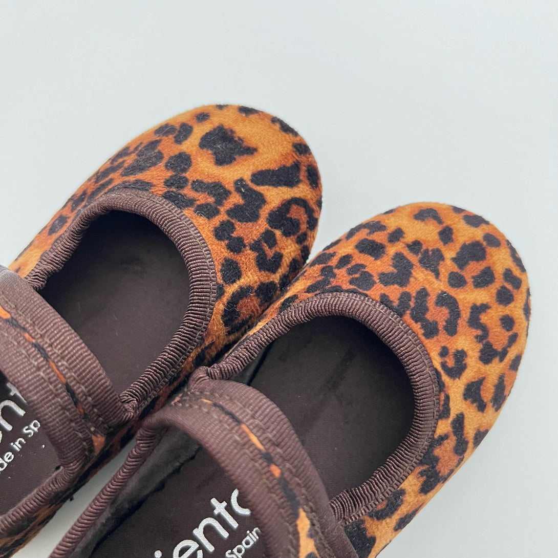 【cienta】ベロアワンストラップシューズ  Leopard MARRON size23-27  | Coucoubebe/ククベベ