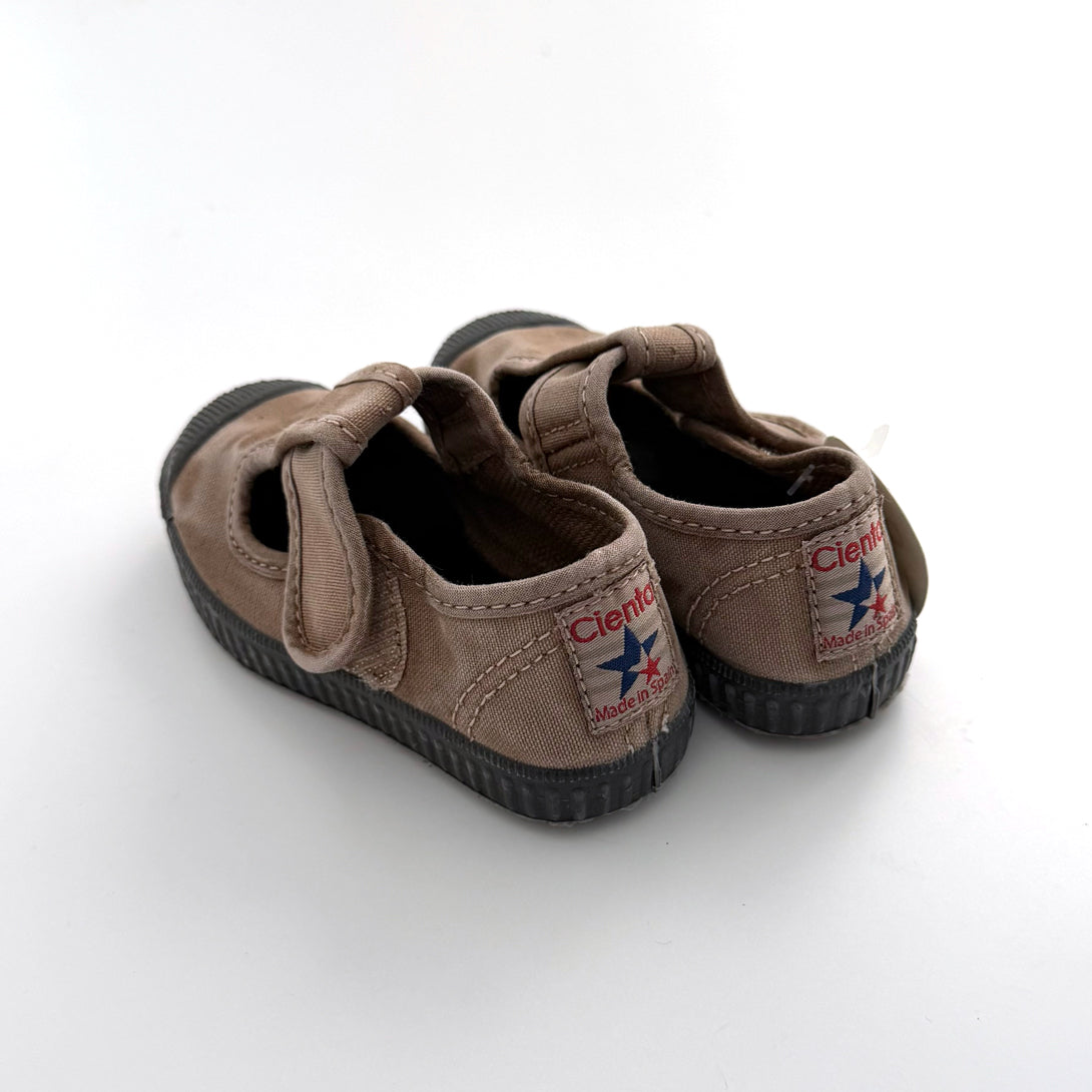 【Cienta】T strap shoes dyed BEIGE ENZ. ムラ染めTストラップシューズ size21-26  | Coucoubebe/ククベベ