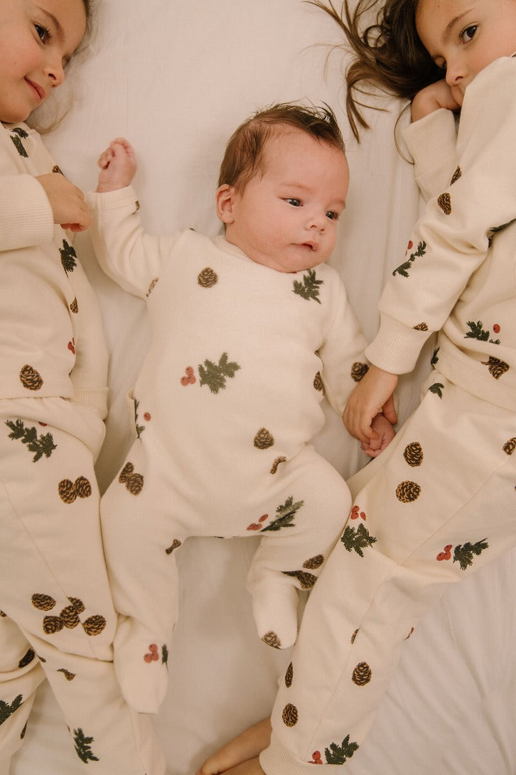 【STUDIO BOHEME】CHUBBY POLAR PYJAMA ECRU-PINE BRANCHES パジャマ 3m,6m,12m  | Coucoubebe/ククベベ