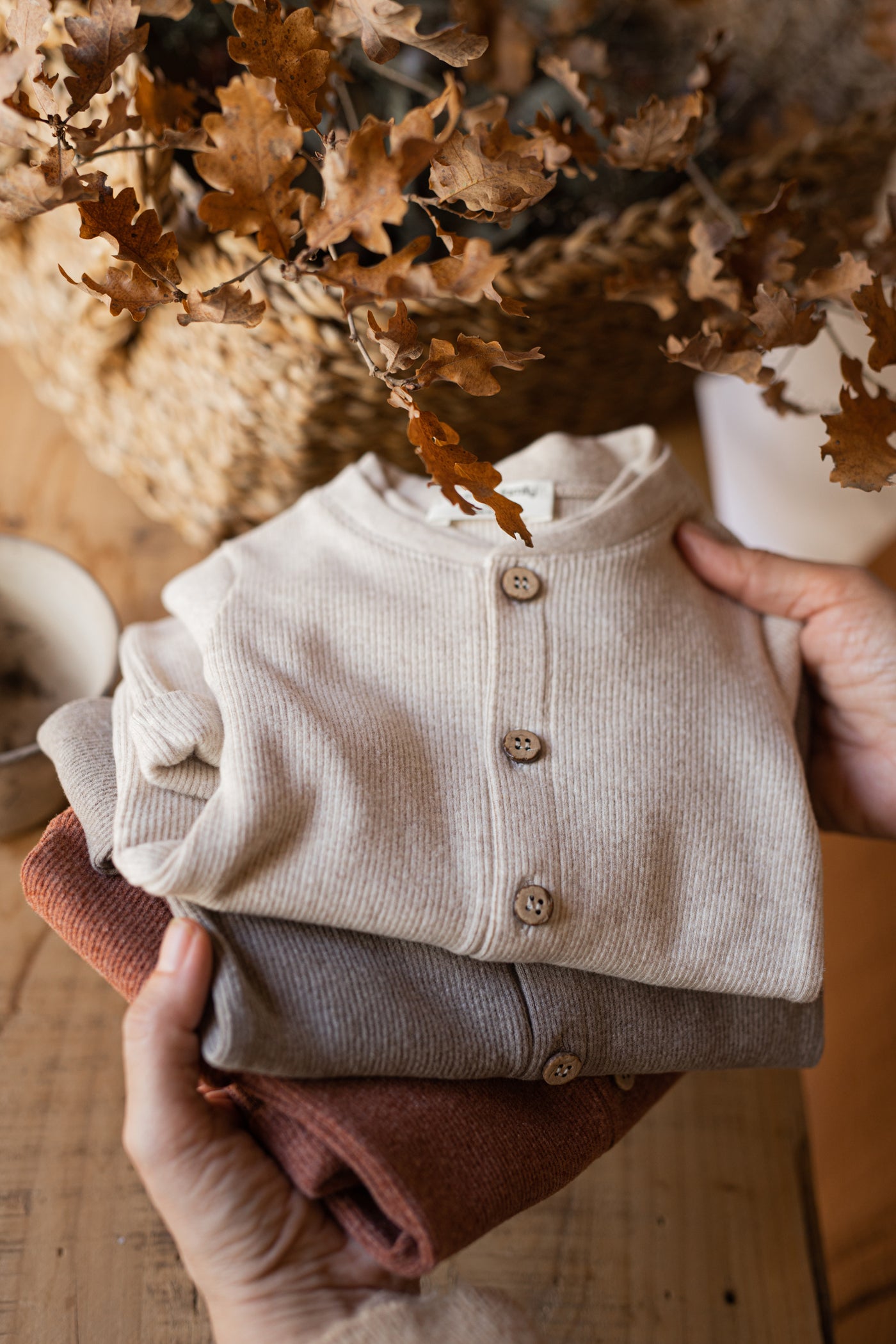 【1＋in the family】【40%OFF】MILAN taupe 長袖ロンパース 6m,9m,12m  | Coucoubebe/ククベベ