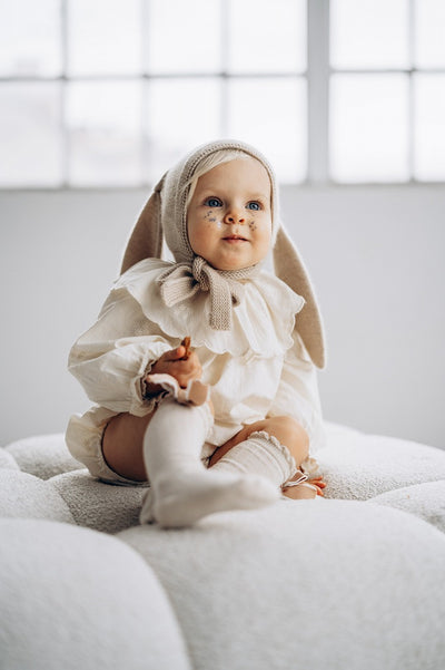 【Bambolina】Bunny Eeyore cashmere hat white almond バニーイーヨーカシミアハット 6-12m,2-3y（Sub Image-2） | Coucoubebe/ククベベ