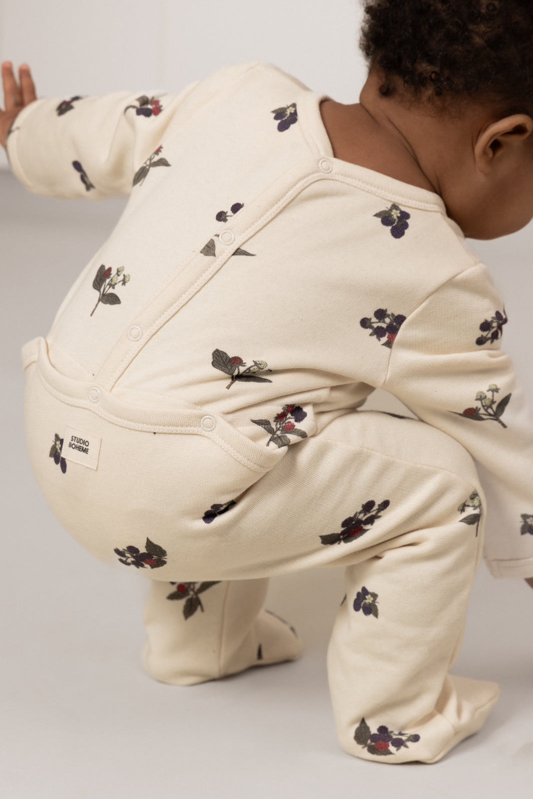 【STUDIO BOHEME】【9月上旬発送】CHUBBY PYJAMAS ECRU/BLACKBERRIES ロンパース 3m,6m  | Coucoubebe/ククベベ