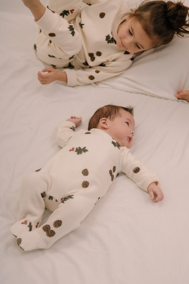 【STUDIO BOHEME】CHUBBY POLAR PYJAMA ECRU-PINE BRANCHES パジャマ 3m,6m,12m  | Coucoubebe/ククベベ