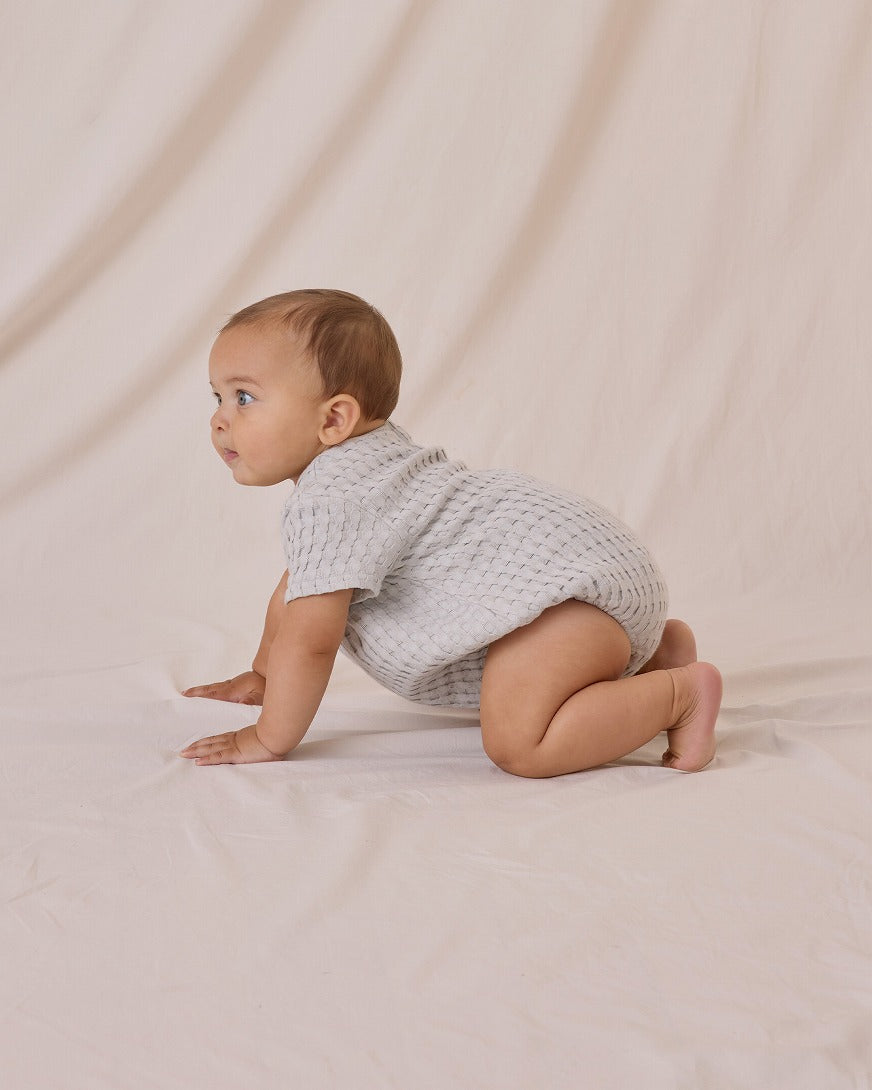 【QUINCY MAE】RELAXED BUBBLE ROMPER SKY ロンパース 6-12m,12-18m,18-24m  | Coucoubebe/ククベベ