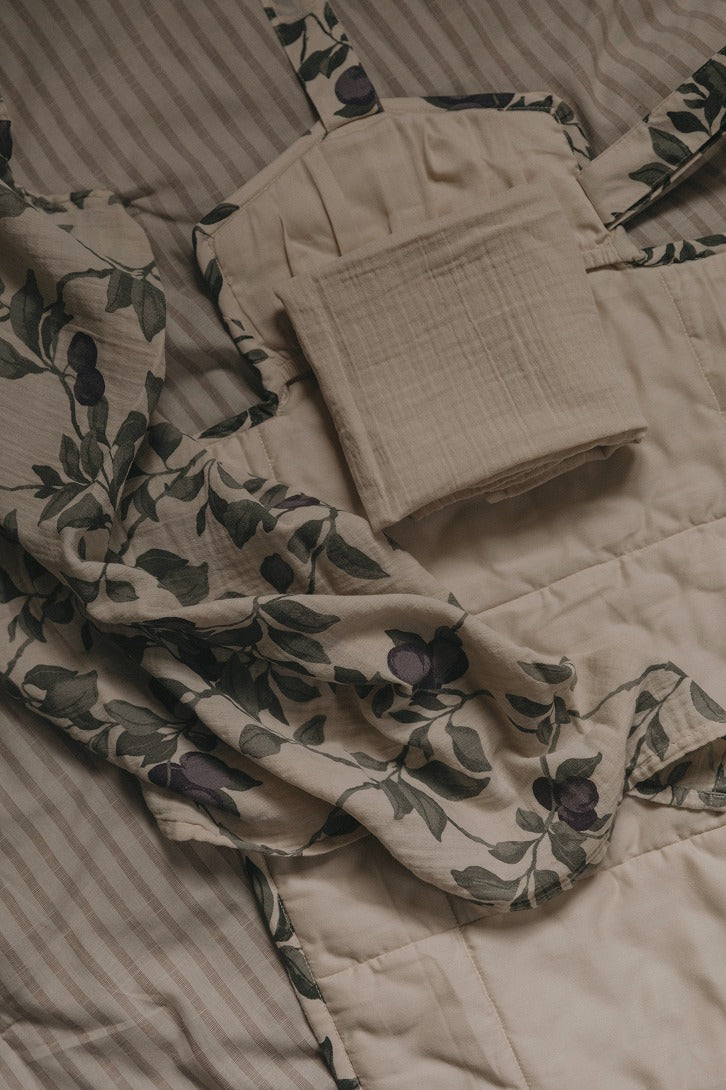 【garbo&friends】Satin Quilted Change To Go Plum オムツ替えシート  | Coucoubebe/ククベベ