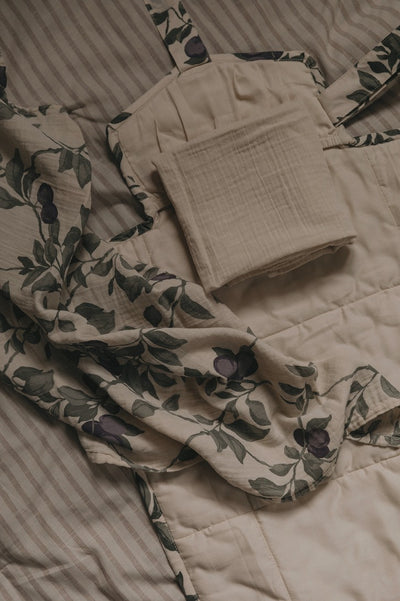 【garbo&friends】Satin Quilted Change To Go Plum オムツ替えシート（Sub Image-4） | Coucoubebe/ククベベ