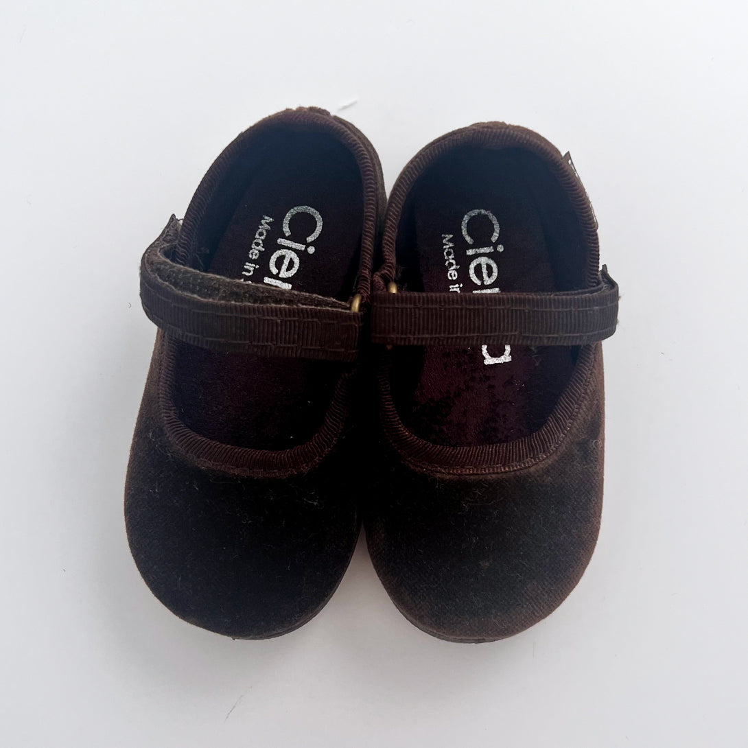 【Cienta】ベロアストラップシューズ MARRON size20-25  | Coucoubebe/ククベベ