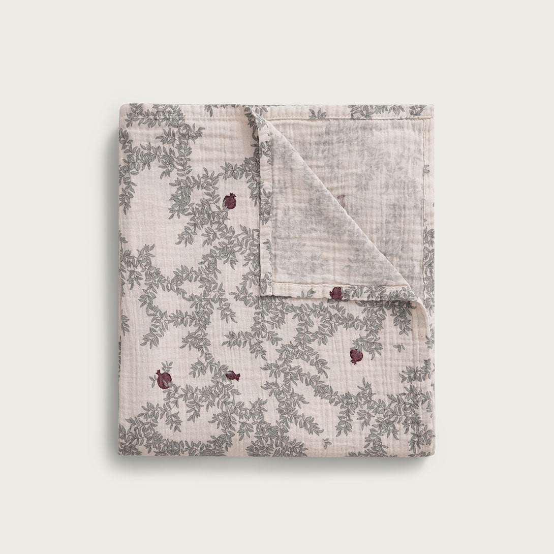 【garbo&friends】garbo&friends  /  Pomegranate Muslin Swaddle Blanket  /  スワドルブランケット  | Coucoubebe/ククベベ