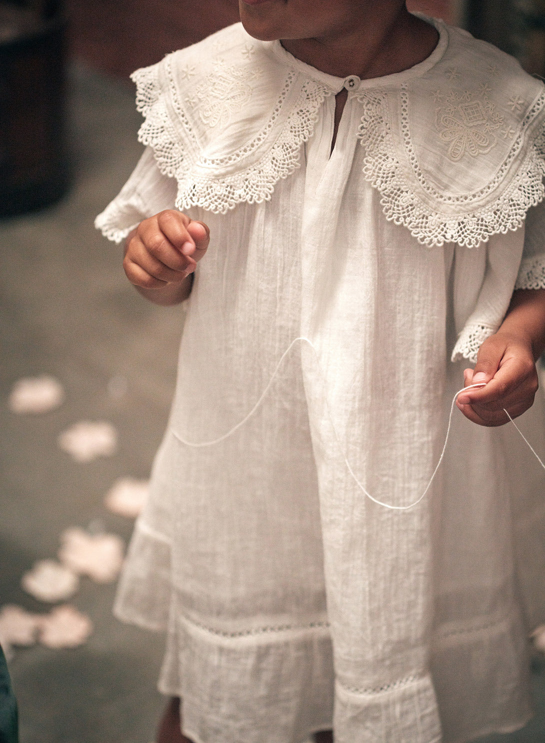 【LOUISE MISHA】【40％off】DRESS PARVATI OFF WHITE　カットワーク刺繍ワンピース  | Coucoubebe/ククベベ