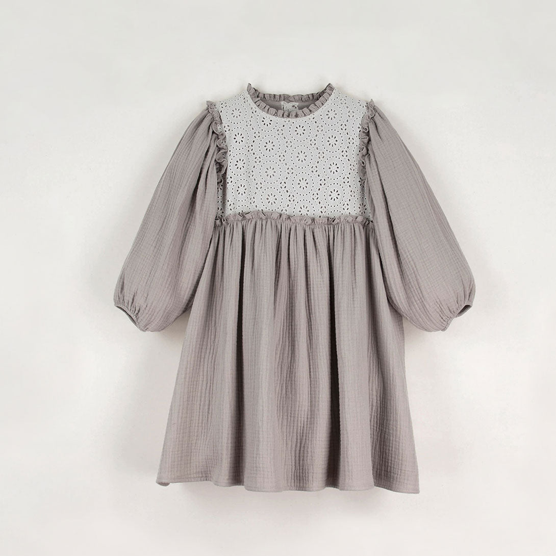 【Coucoubébé-baby】【40％off】Popelin  /  Taupe dress with yoke and Swiss embroidery　スイス刺繍長袖ワンピース  | Coucoubebe/ククベベ