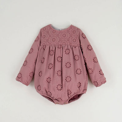 【Coucoubébé-baby】【40％off】Popelin  /  Pink organic fabric romper suit with Swiss embroidery　スイス刺繍長袖ロンパース（Sub Image-2） | Coucoubebe/ククベベ