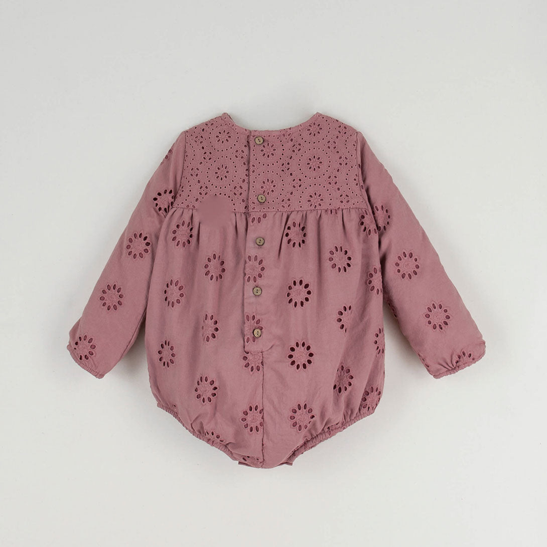 【Coucoubébé-baby】【40％off】Popelin  /  Pink organic fabric romper suit with Swiss embroidery　スイス刺繍長袖ロンパース  | Coucoubebe/ククベベ